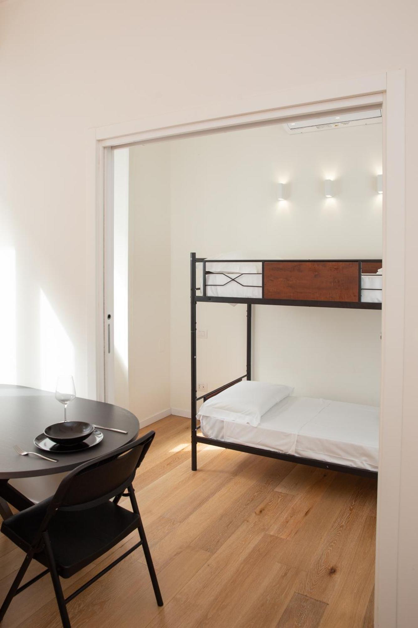 Klimt Central Station - Two Room Apartment Milan Luaran gambar